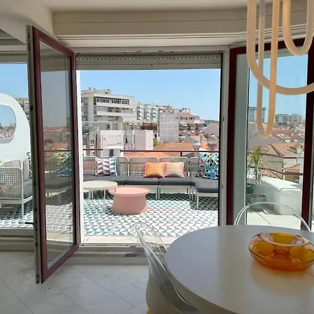 Groovy Caparica Gem With Large Sunny Terrace Lägenhet