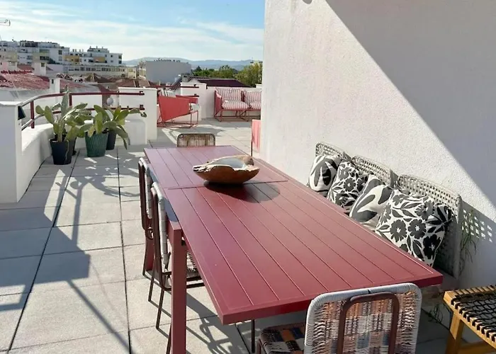 Groovy Caparica Gem With Large Sunny Terrace * Costa de Caparica