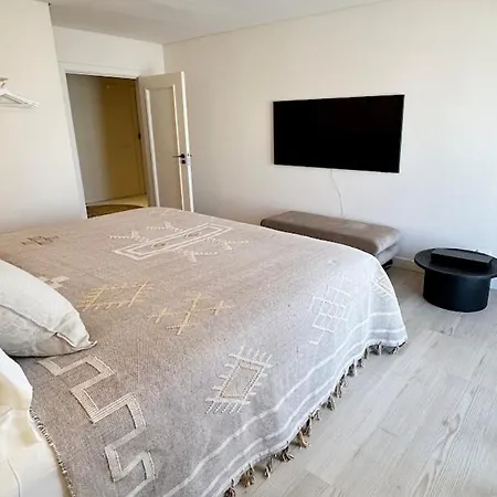 Groovy Caparica Gem With Large Sunny Terrace Apartamento Costa da Caparica