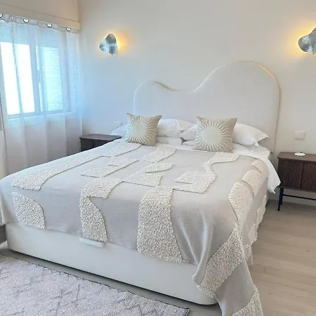 Groovy Caparica Gem With Large Sunny Terrace * Costa da Caparica
