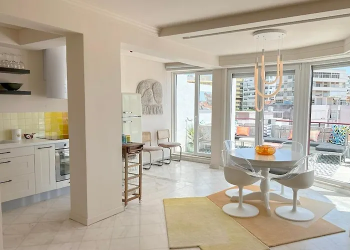 Apartment Groovy Caparica Gem With Large Sunny Terrace Costa da Caparica
